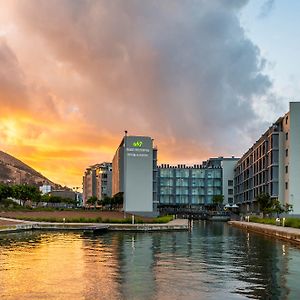 Aha Harbour Bridge Hotel & Suites